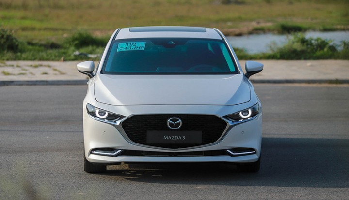 Đầu xe Mazda 3